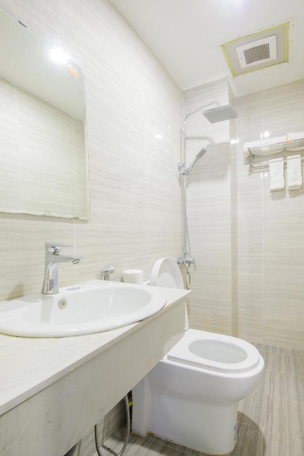 Azure Hotel Da Nang - Beach Exterior photo